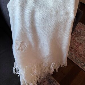 Luxurious Cream Throw Blanket with Fringe